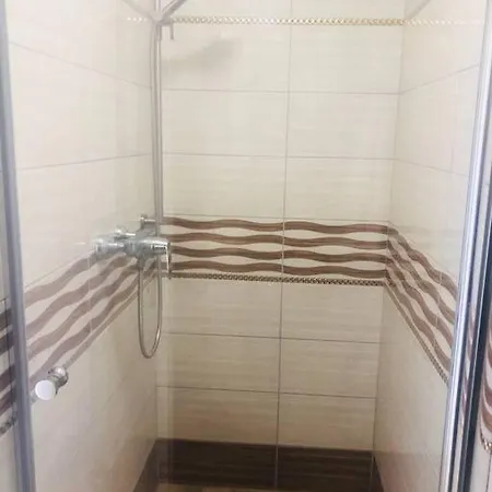 Sweet, Light, Simple Studio- Free Parking Nearby Apartment *
